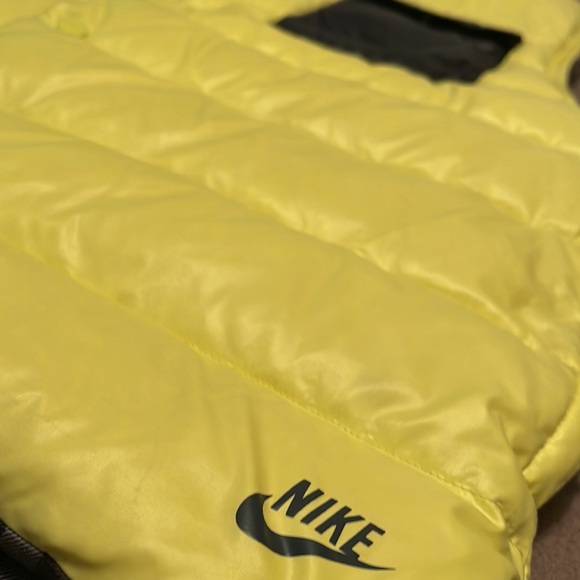 Nike Neon Yellow Puffer Reversible Vest - Picture 5 of 9